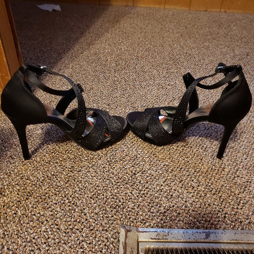 Sandals - Picture 2 of 2